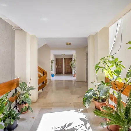 Tilos & Parking & Piscina Apartment Cordoba