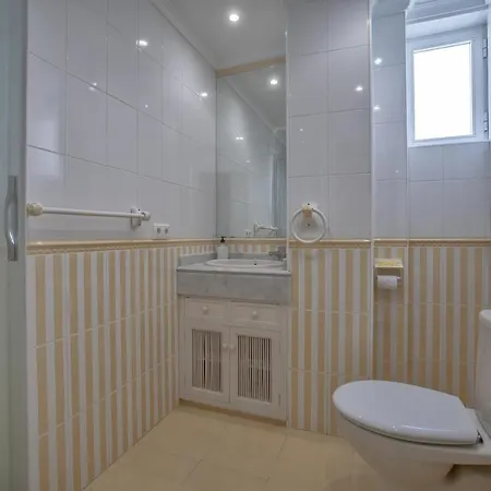 Tilos & Parking & Piscina Apartment Cordoba