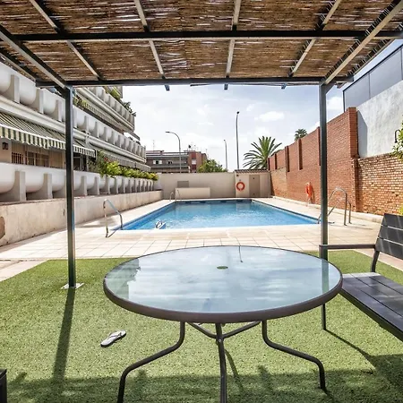 Tilos & Parking & Piscina Apartment Cordoba