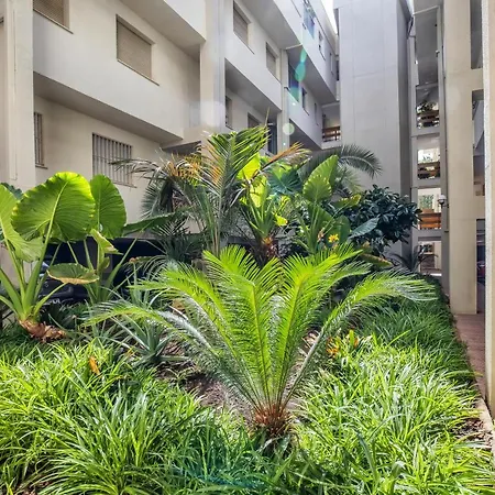 Tilos & Parking & Piscina Apartment